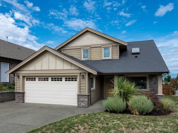 1204 Slater Place, Comox