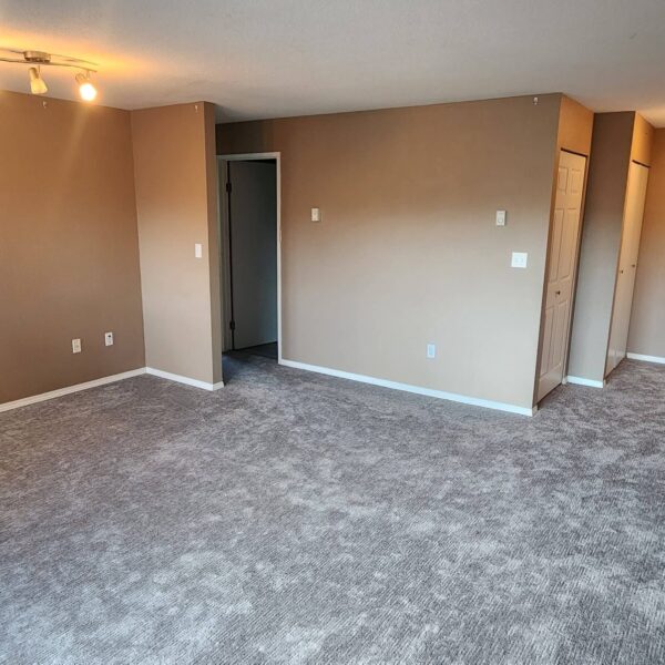 #312 - 1050 Braidwood (4)